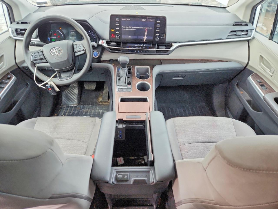 Toyota SIENNA LE 2024 — Copart