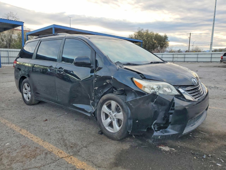 Toyota SIENNA LE 2013 — Copart