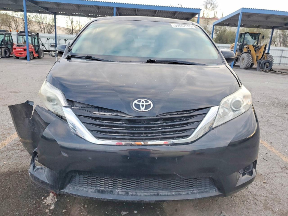 Toyota SIENNA LE 2013 — Copart
