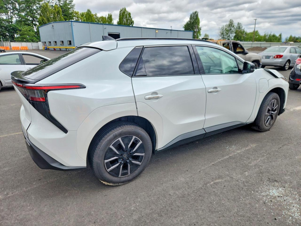 Toyota BZ XLE 2026 — Copart