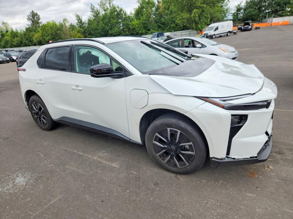 Toyota BZ XLE 2026 — Copart