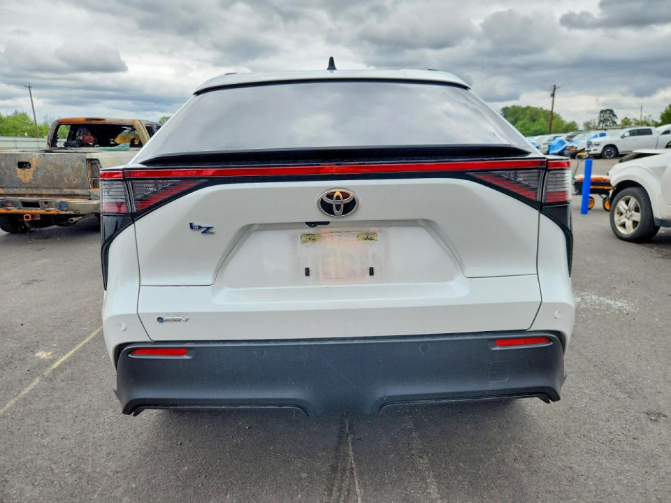 Toyota BZ XLE 2026 — Copart
