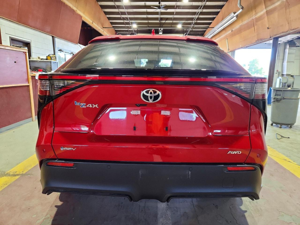 Toyota BZ4X XLE 2025 — Copart