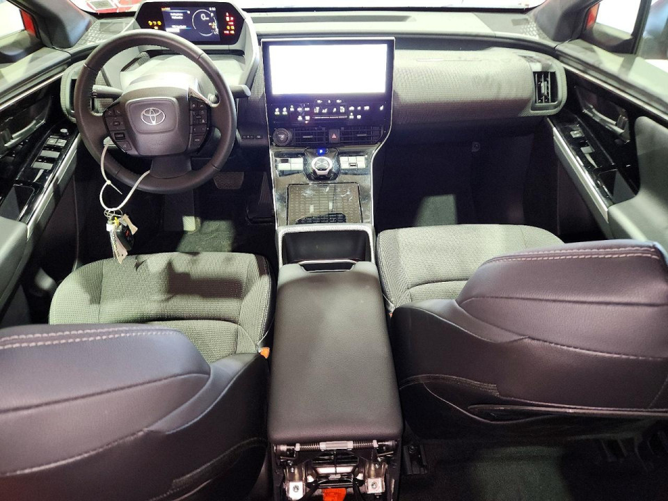 Toyota BZ4X XLE 2025 — Copart