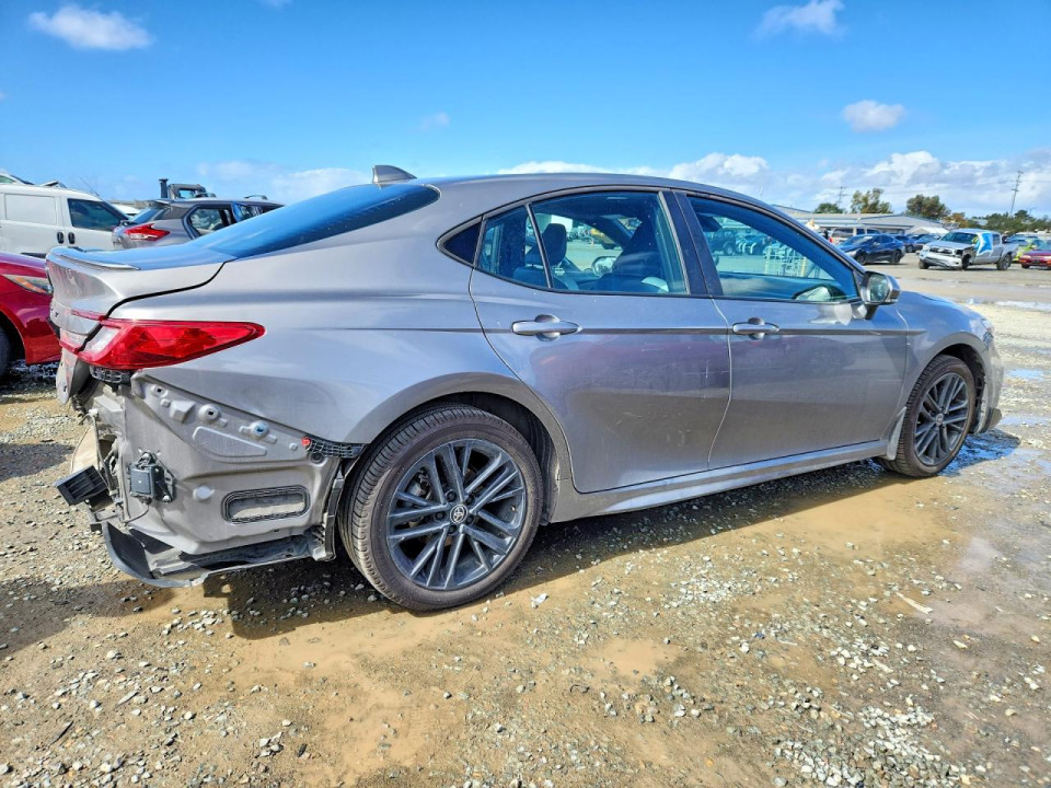 Toyota CAMRY 2025 — Copart