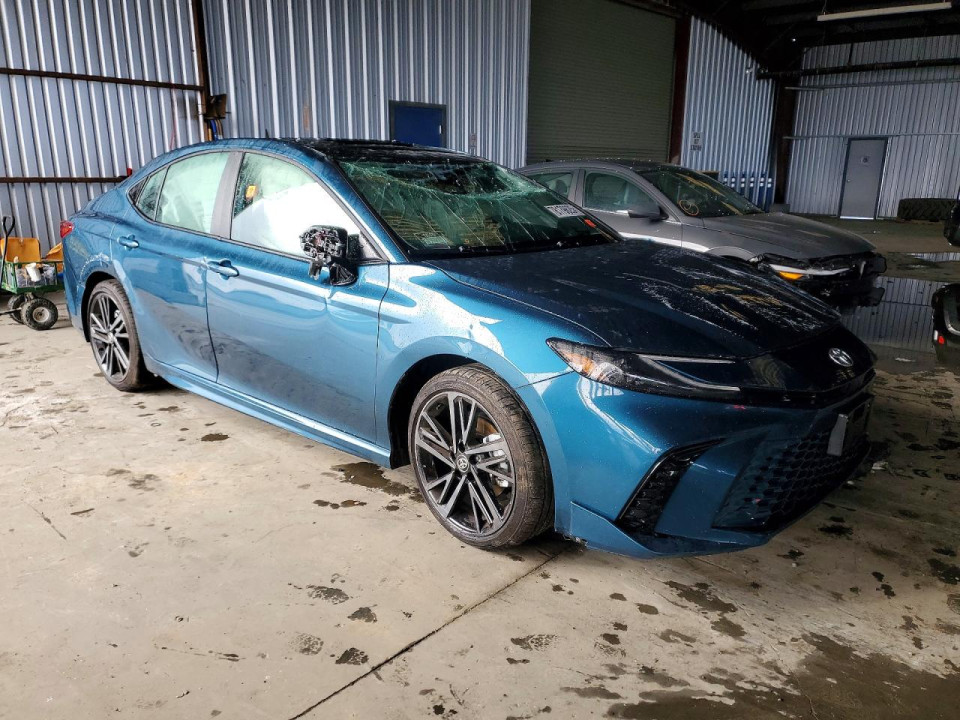 Toyota CAMRY 2025 — Copart