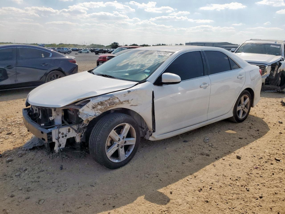 Toyota CAMRY 2014 — Copart