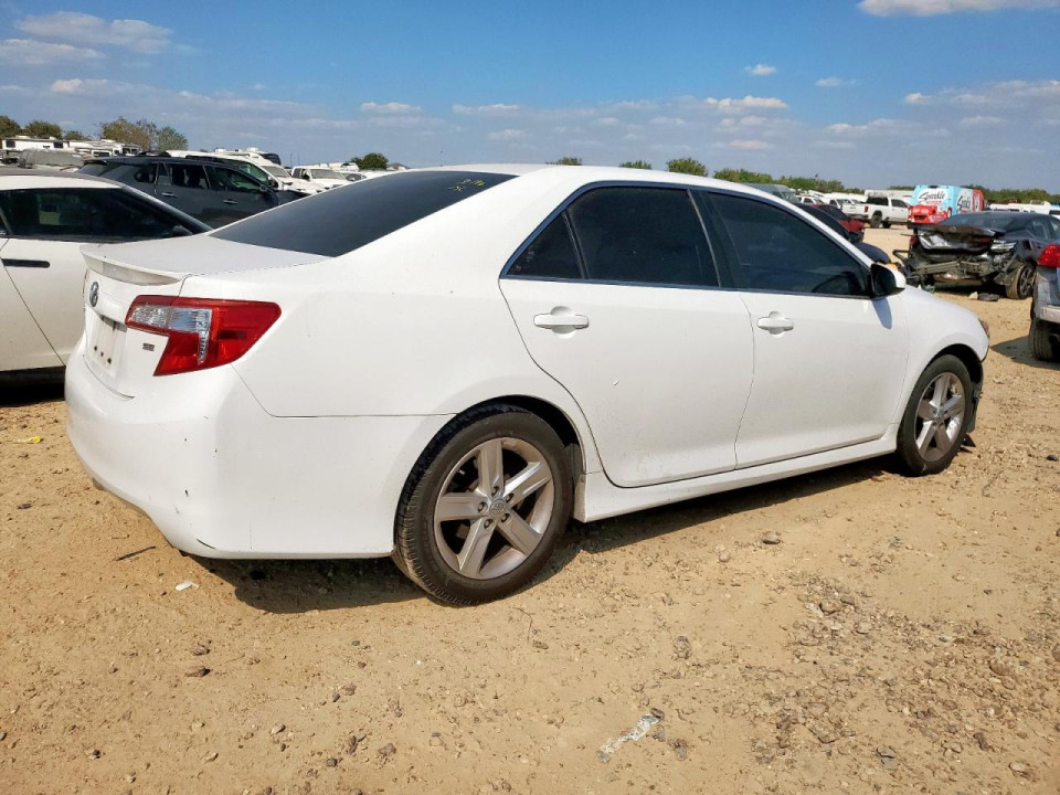 Toyota CAMRY 2014 — Copart