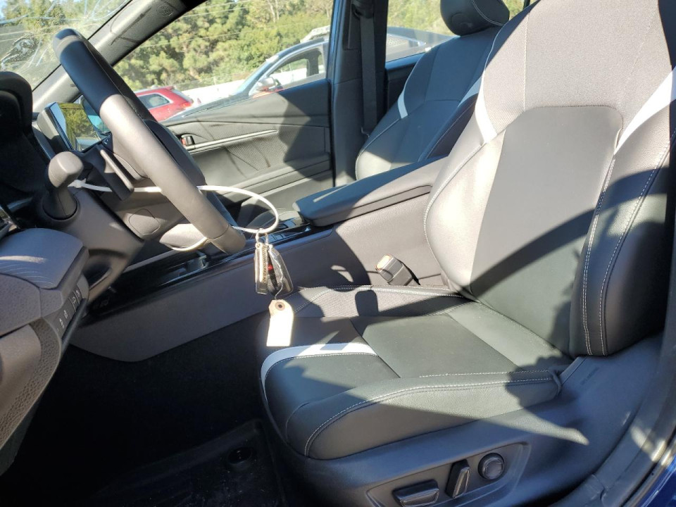 Toyota CAMRY 2025 — Copart