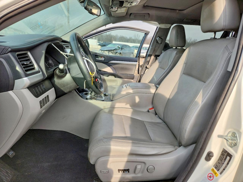 Toyota HIGHLANDER 2015 — Copart