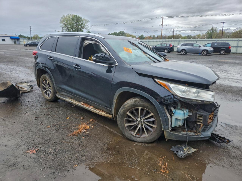 Toyota HIGHLANDER 2017 — Copart