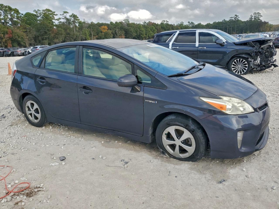 Toyota PRIUS 2015 — Copart