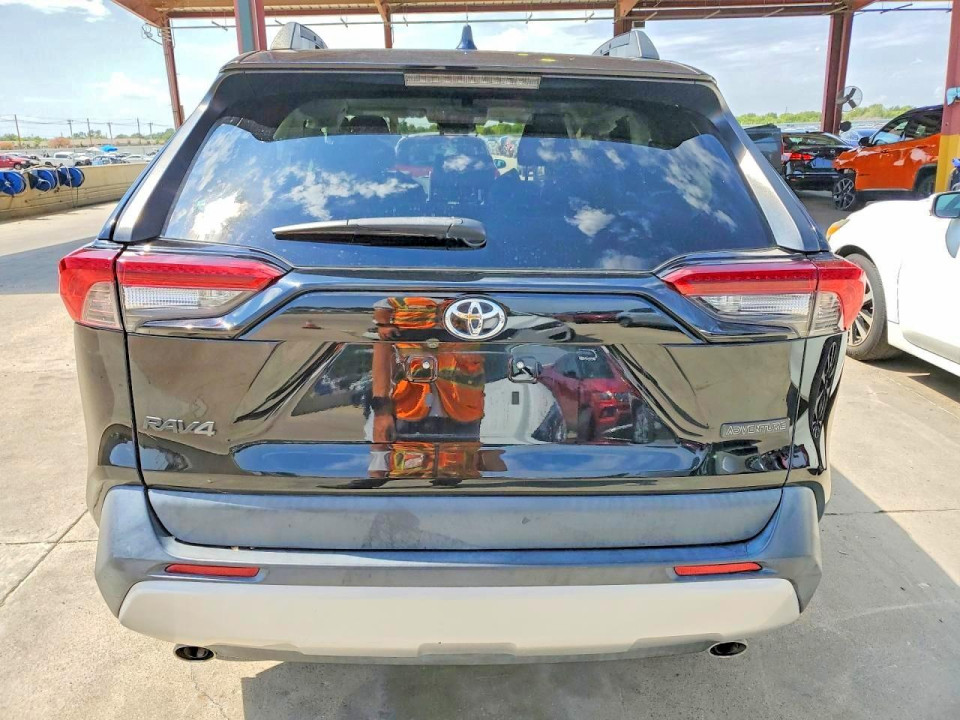 Toyota RAV4 2019 — Copart