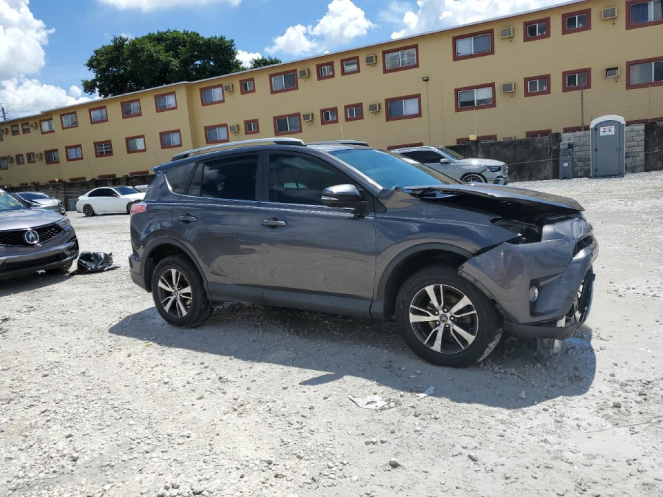 Toyota RAV4 2017 — Copart