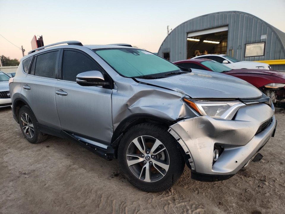 Toyota RAV4 2017 — Copart