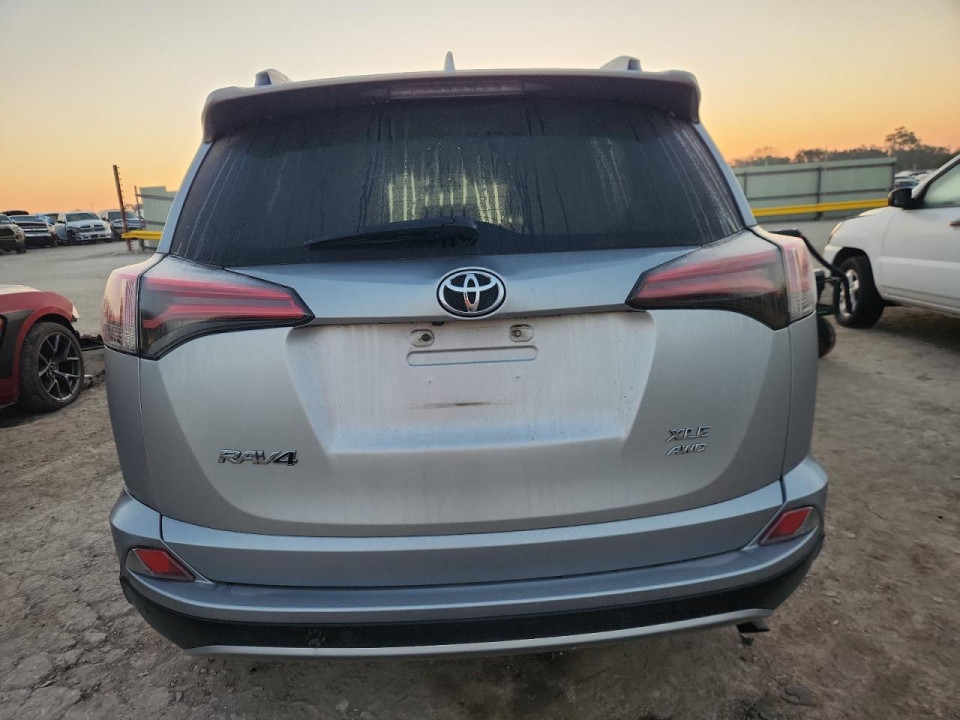 Toyota RAV4 2017 — Copart