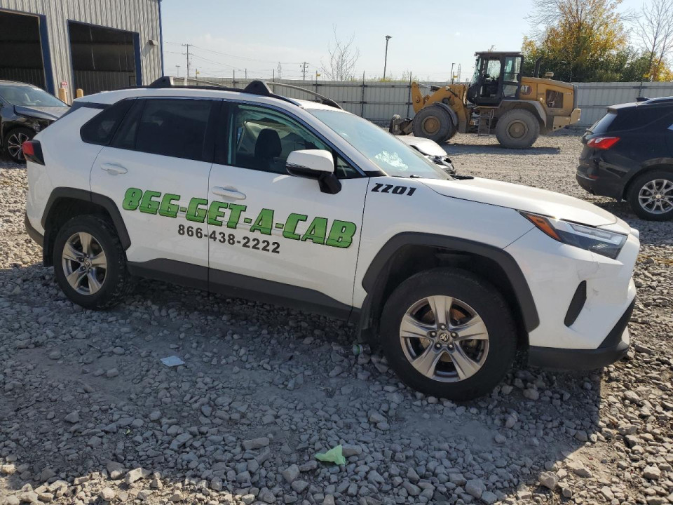Toyota RAV4 2022 — Copart