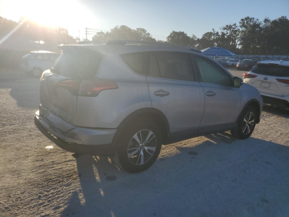 Toyota RAV4 2017 — Copart