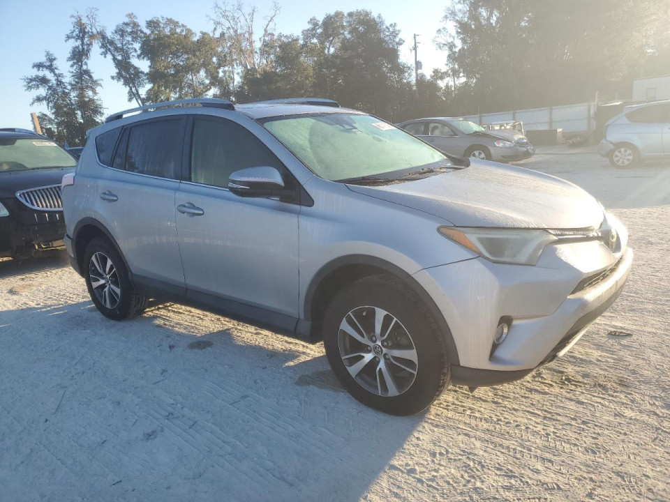 Toyota RAV4 2017 — Copart