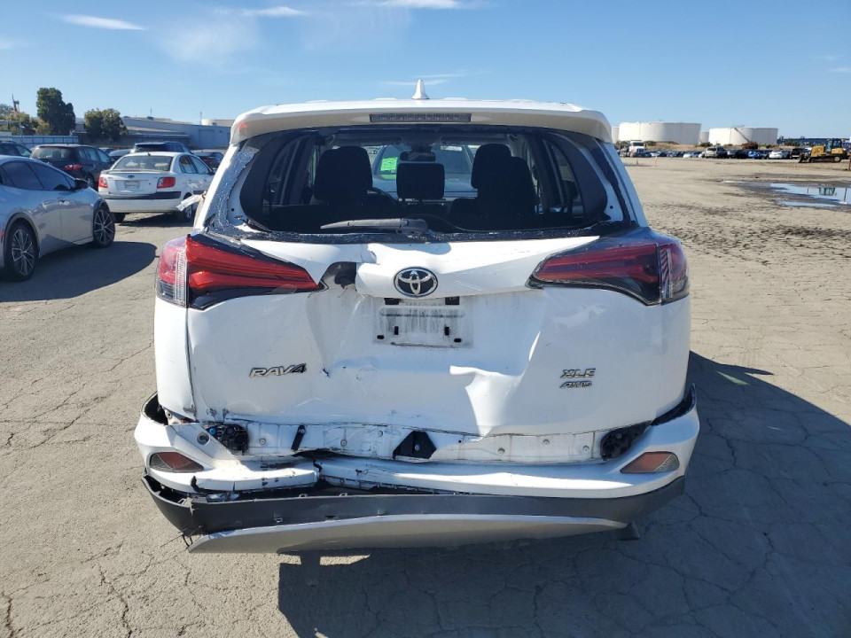 Toyota RAV4 2018 — Copart