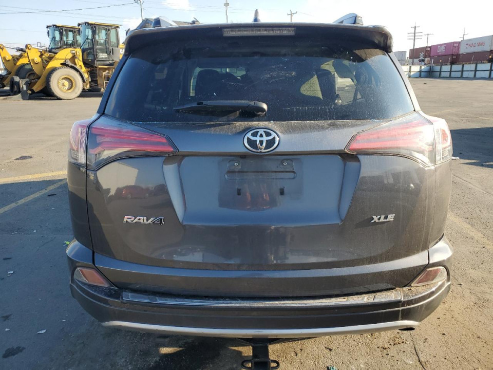 Toyota RAV4 2018 — Copart