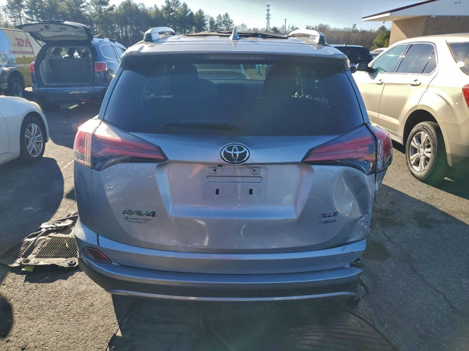 Toyota RAV4 2018 — Copart