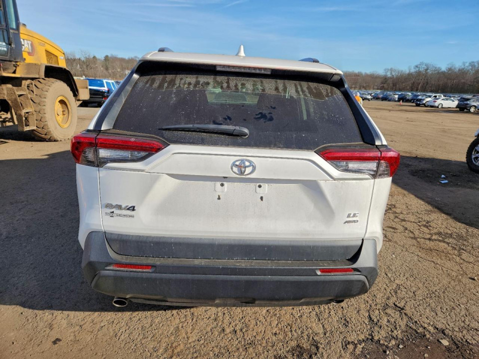 Toyota RAV4 2021 — Copart