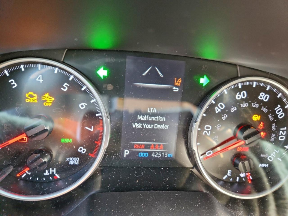 Toyota RAV4 2021 — Copart