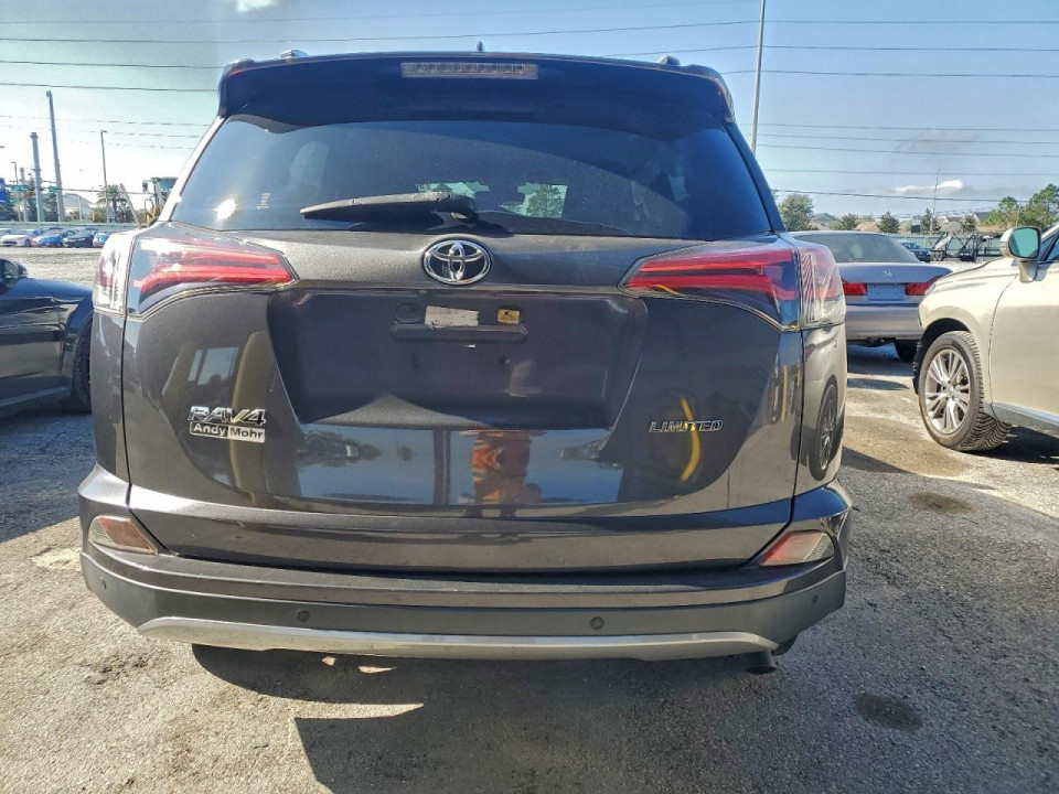 Toyota RAV4 2017 — Copart
