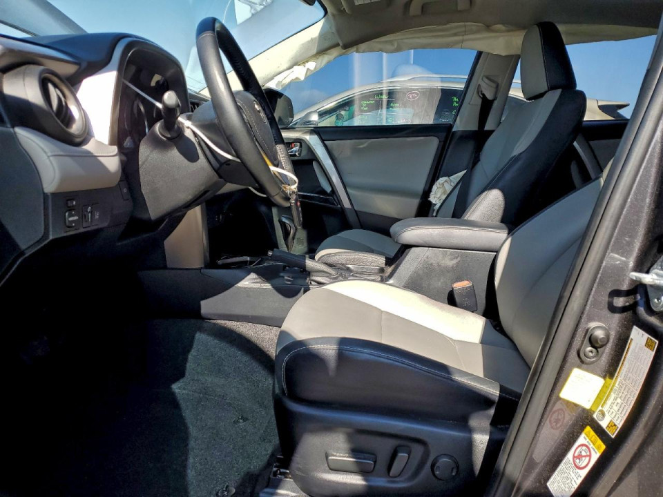 Toyota RAV4 2017 — Copart