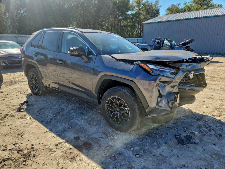 Toyota RAV4 2024 — Copart