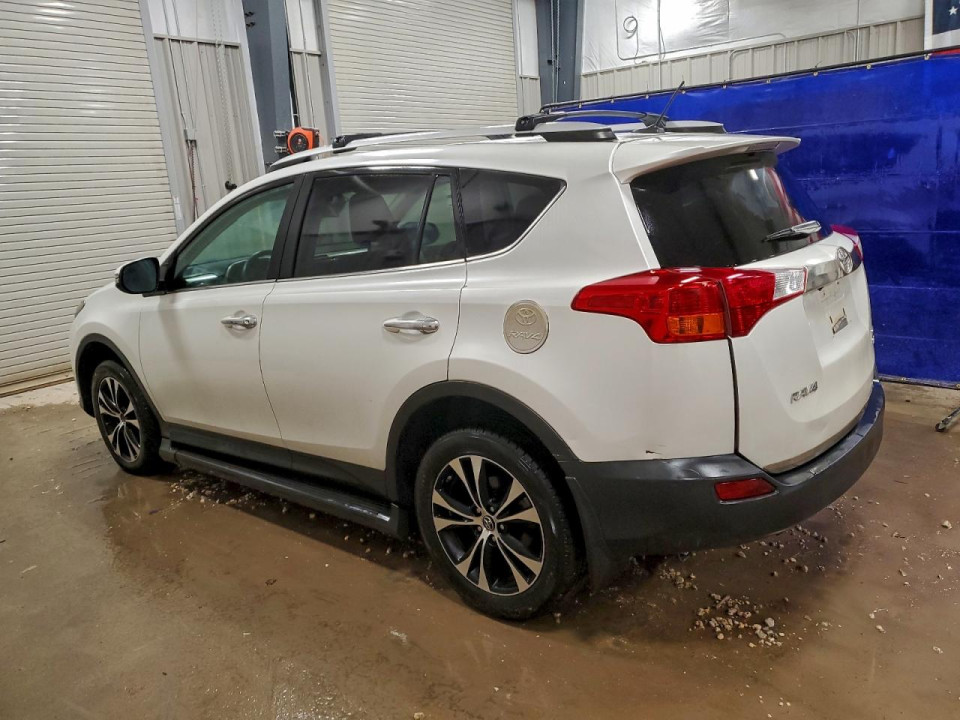 Toyota RAV4 2015 — Copart