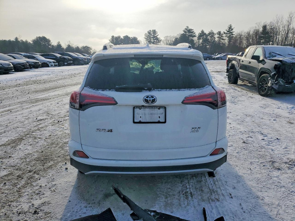 Toyota RAV4 2018 — Copart