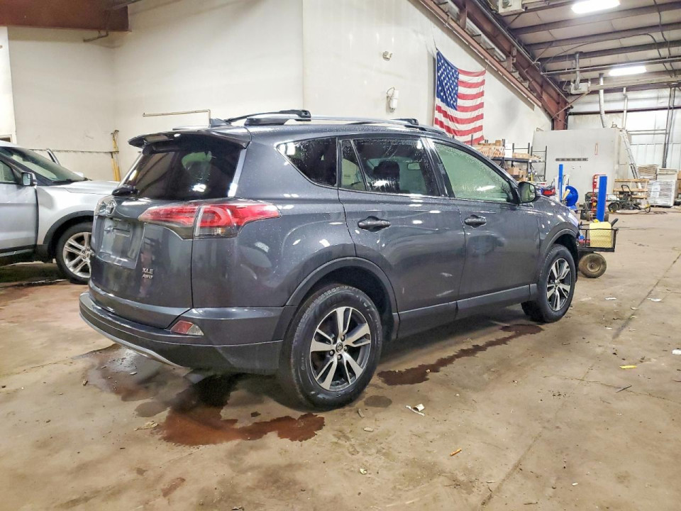 Toyota RAV4 2017 — Copart