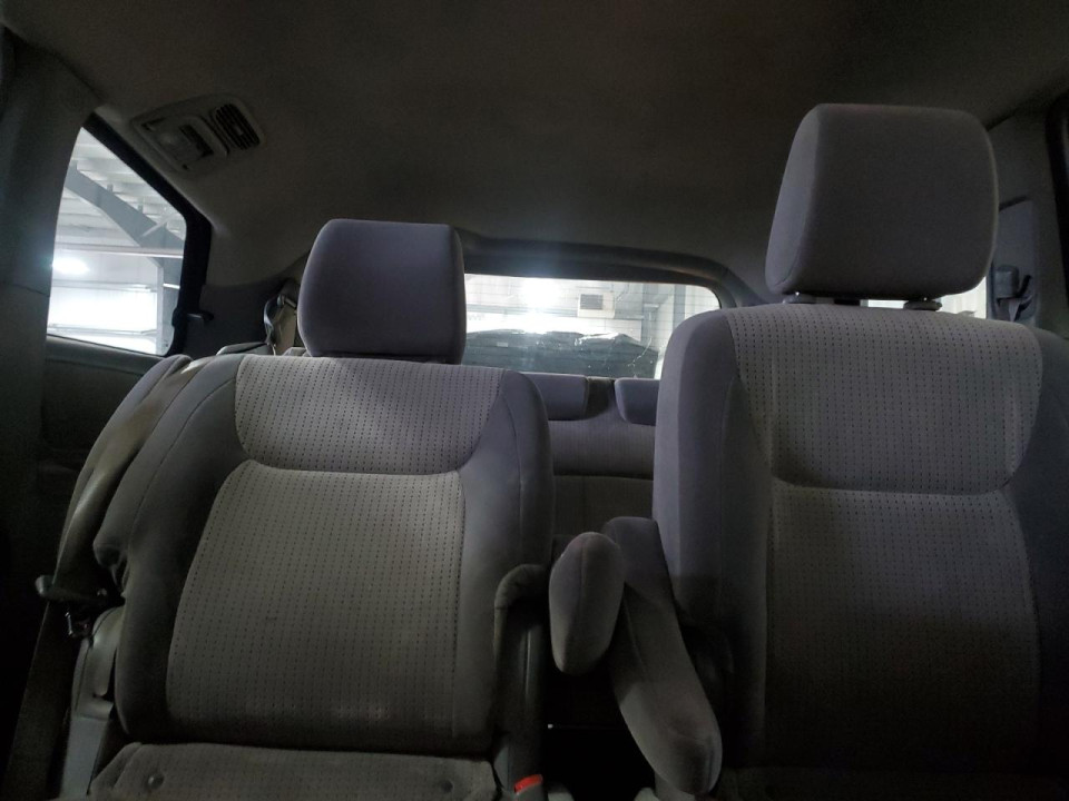 Toyota SIENNA CE 2009 из США