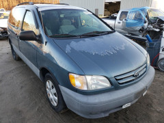 Toyota SIENNA LE 2001