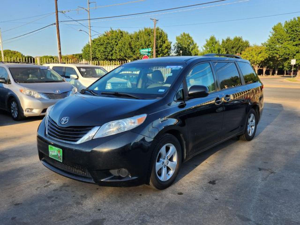 Toyota SIENNA LE 2011 — Copart