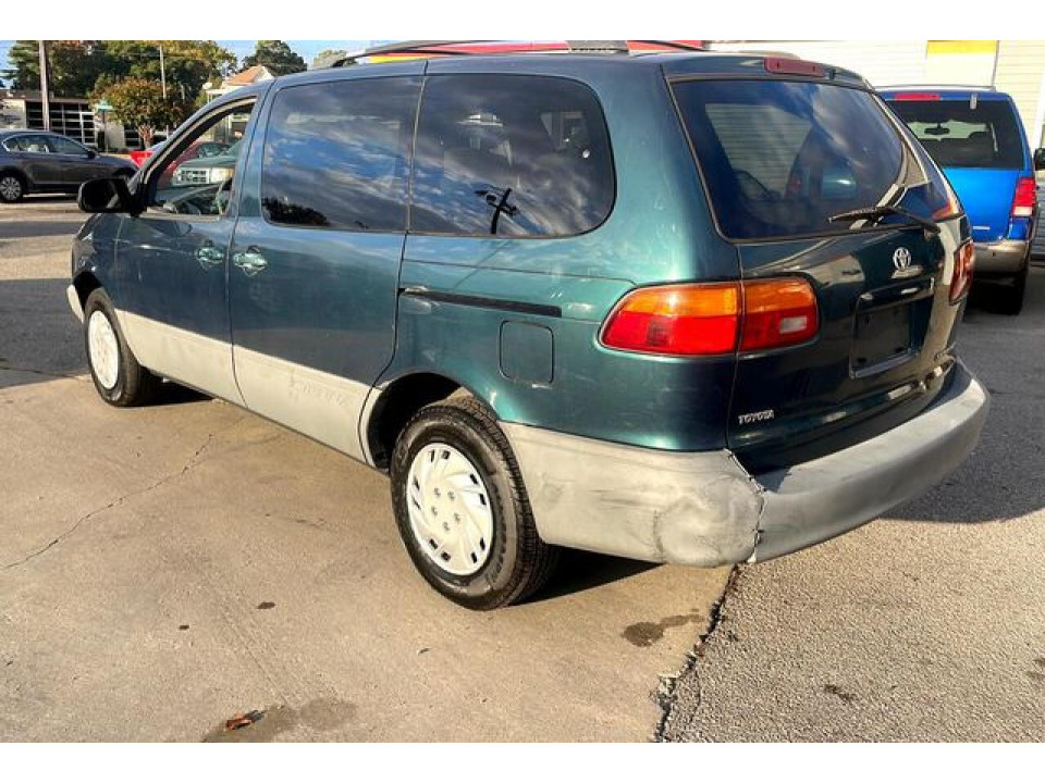 Toyota SIENNA LE 1998 — Copart