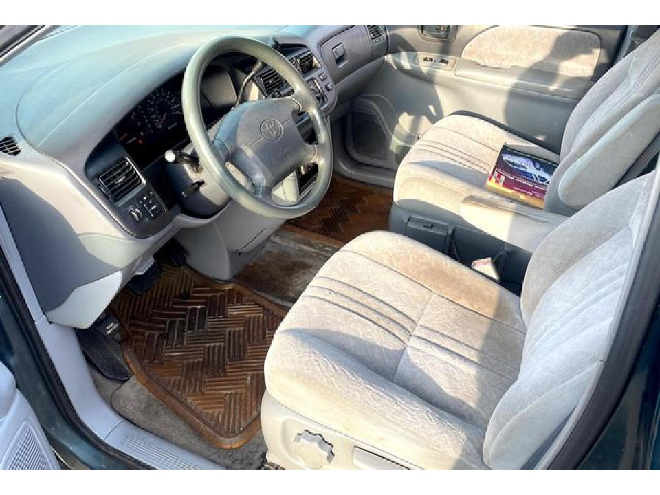 Toyota SIENNA LE 1998 — Copart