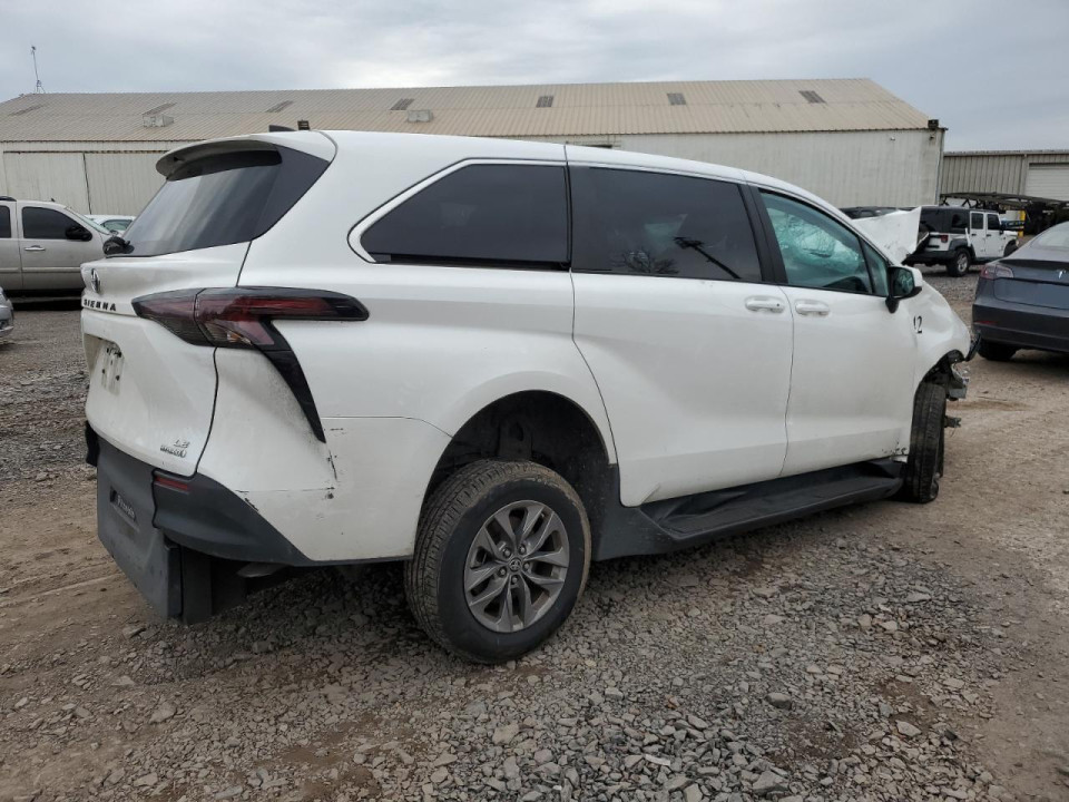 Toyota SIENNA LE 2024 из США