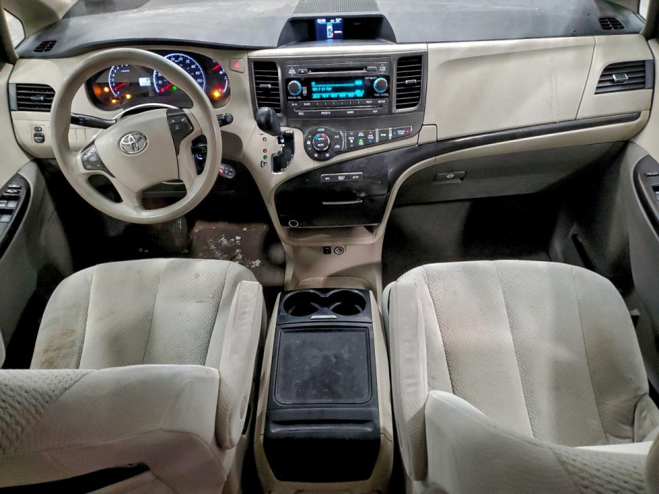 Toyota SIENNA LE 2014 из США