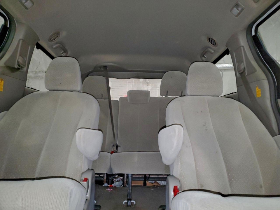 Toyota SIENNA LE 2014 из США