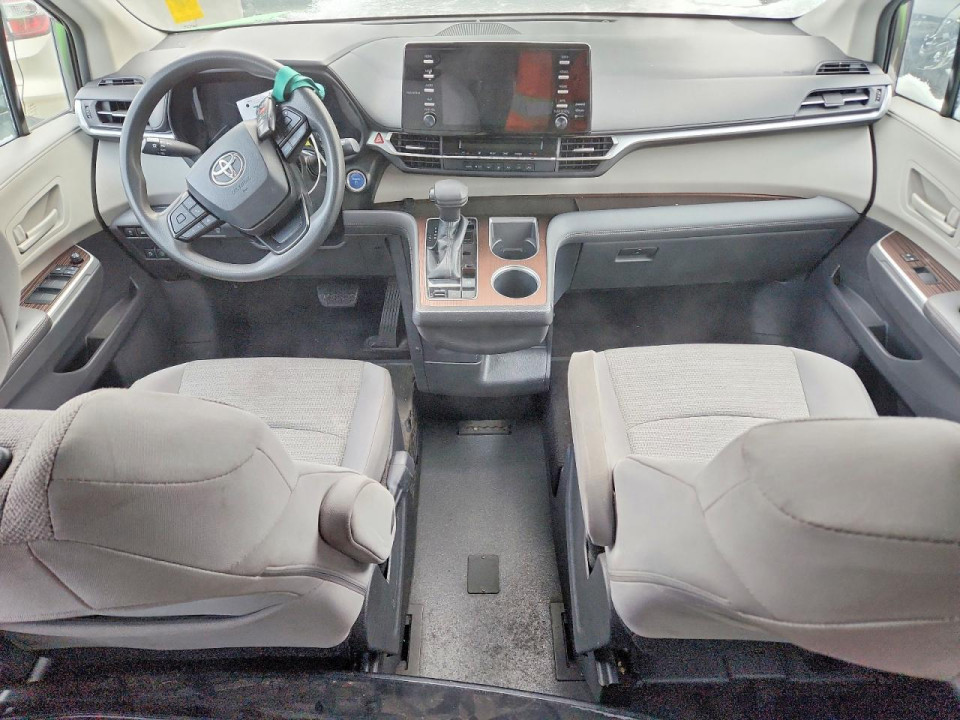 Toyota SIENNA LE 2022 — Copart