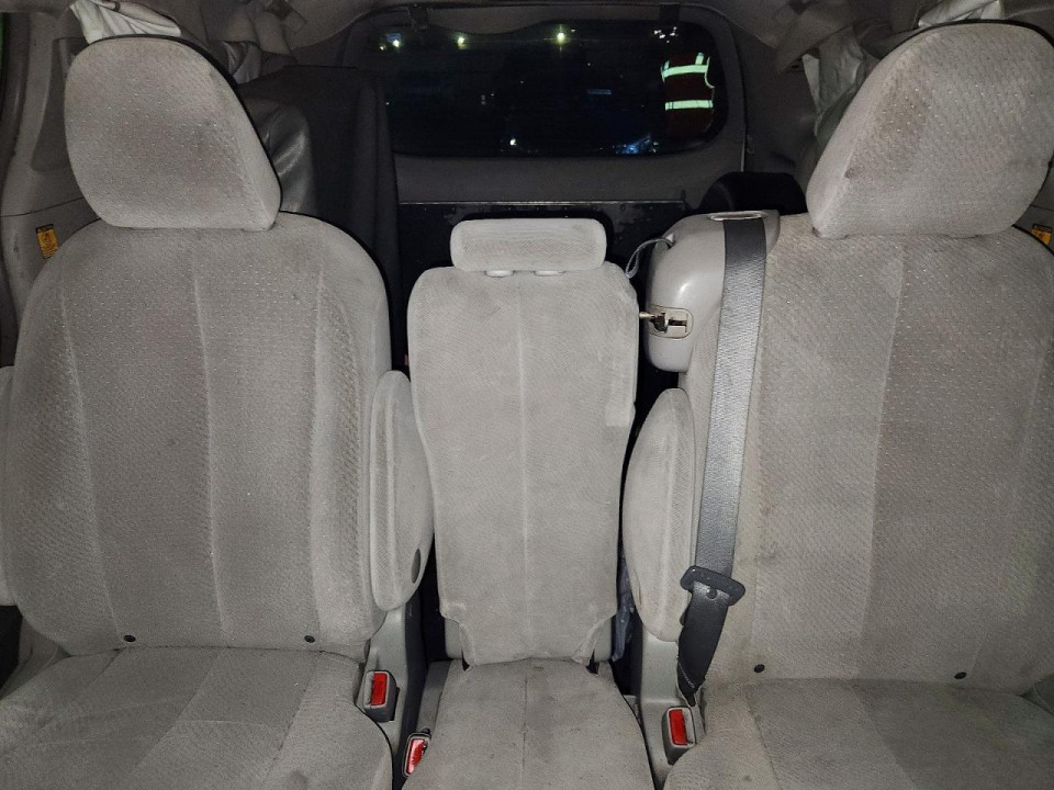 Toyota SIENNA LE 2013 из США