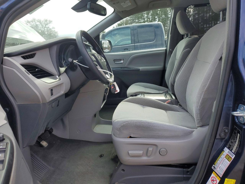 Toyota SIENNA LE 2019 из США