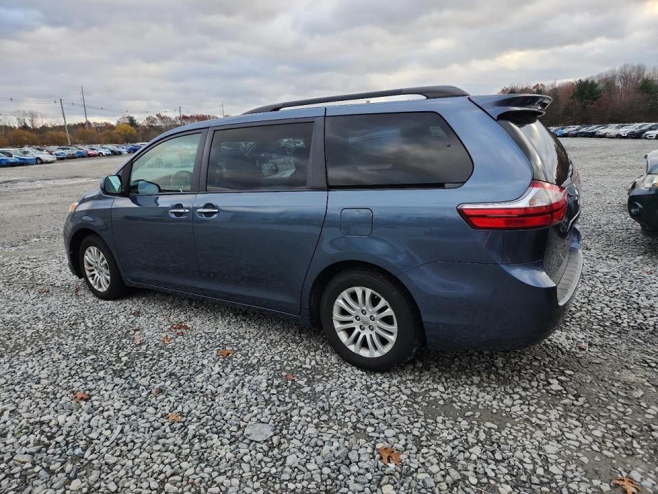 Toyota SIENNA XLE 8-PASSENGER 2015 — Copart