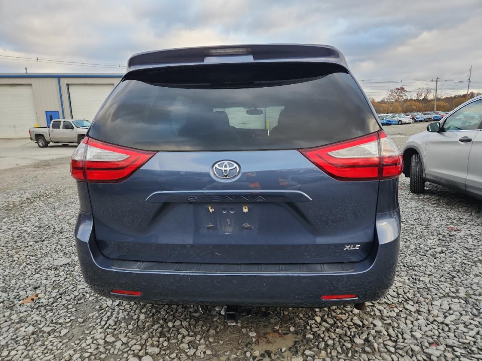 Toyota SIENNA XLE 8-PASSENGER 2015 — Copart