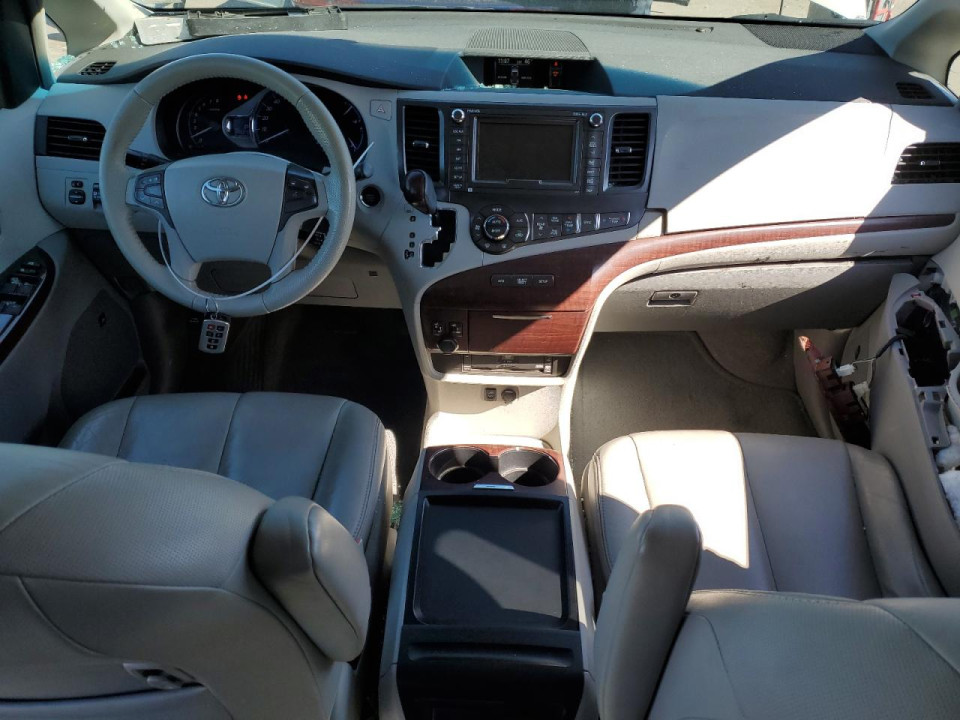 Toyota SIENNA XLE 2011 — Copart