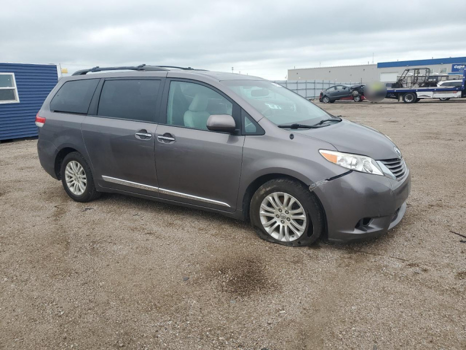 Toyota SIENNA XLE 2013 — Copart