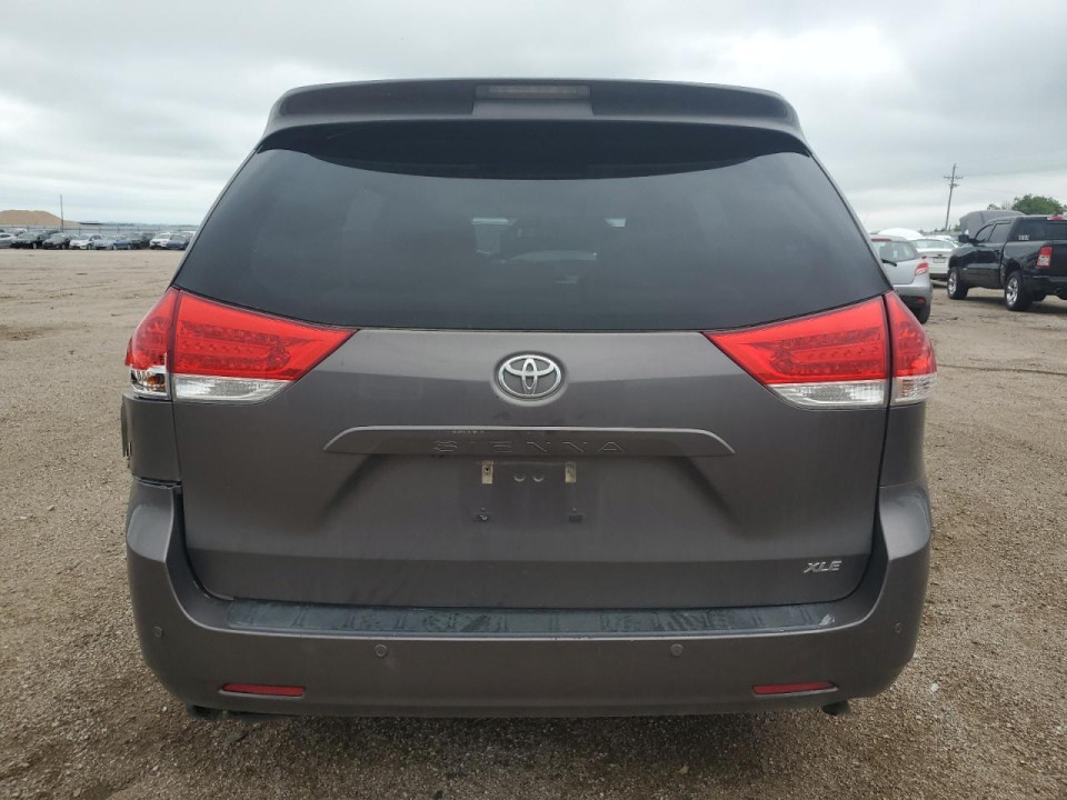 Toyota SIENNA XLE 2013 — Copart